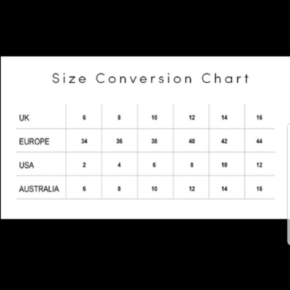 Detailed White Floral Romper - Picture 4 of 4